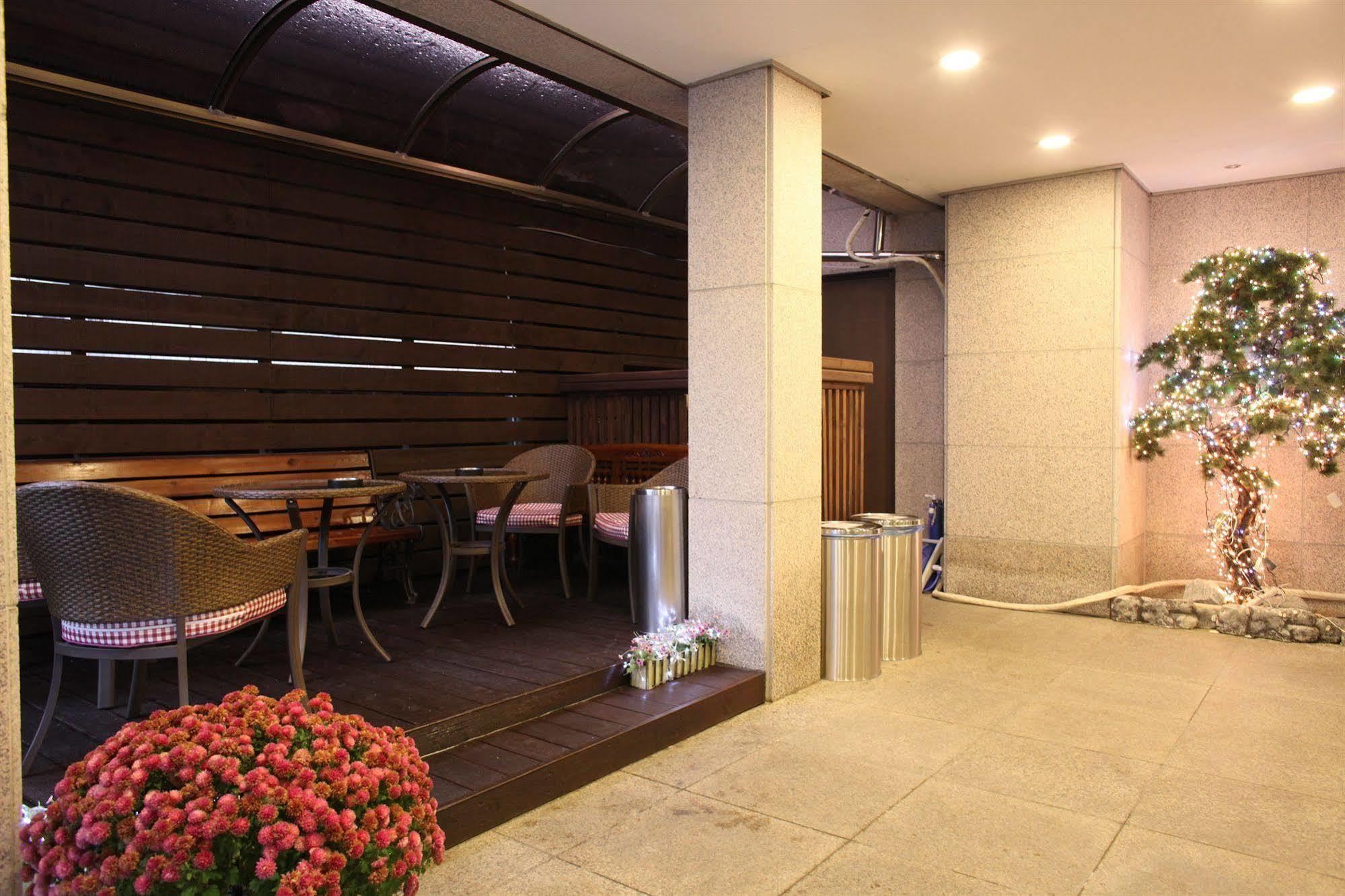 Hotel Hill House Seoul Myeongdong Zewnętrze zdjęcie